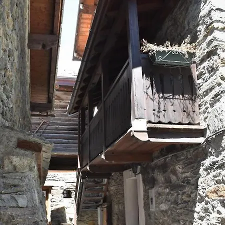 Le Petit Paradis: Ai Piedi Del Monte Rosa
