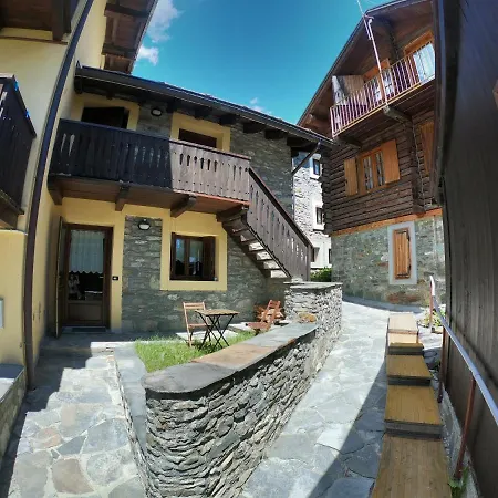Le Petit Paradis: Ai Piedi Del Monte Rosa * Champoluc